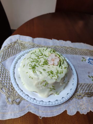 Bolo Limão com Brigadeiro
